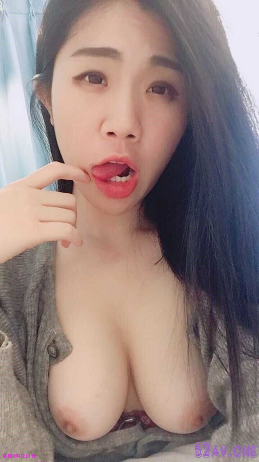 蛋糕店的美女老闆娘和店裡做蛋糕的師傅偷情.png