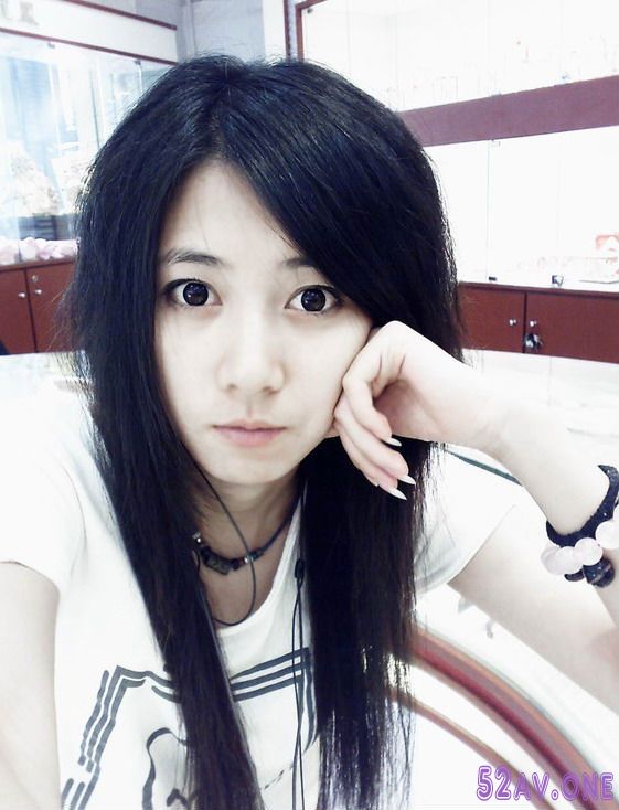 Moko Top Girl Yan Feng Jiao's KFC Family Big Bucket Leaked Nude Modeling Ph.jpg