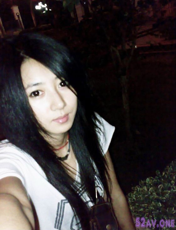 Moko Top Girl Yan Feng Jiao's KFC Family Big Bucket Leaked Nude Modeling Ph.jpg