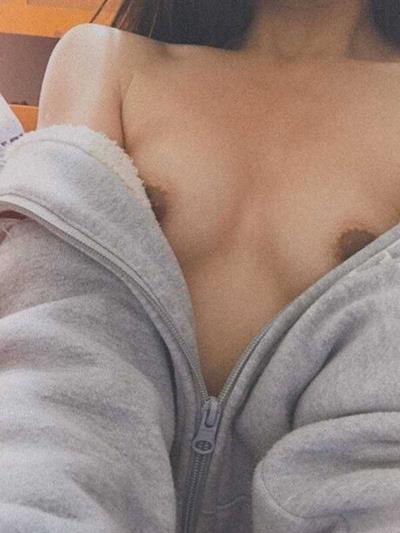 005745j6xex8iyr8db06z0.jpg