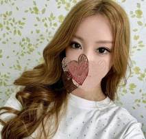 【露出】超敏感高顏值美女被串起來口爆和中出 part2