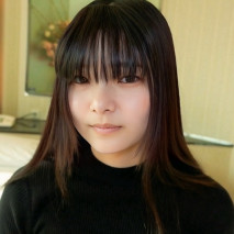 【無】白皙的肌膚和豐滿的臀部最棒了！一個感覺非常純潔的順從妹子， 看起來很害羞，但其實很主動，這很好！兩次內射