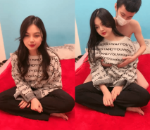 新疆的美女！氣質超棒3P名場面！靈活小舌頭舔屌，一個操逼一個插嘴，叫起來好騷，操的美女很享受