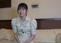 【無】找到了今年最可愛的偶像級素人美女！馬上口交遊戲→洗澡時做愛→在沙發上中出→最後在床上中出