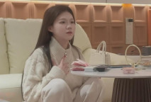 新片速遞探花歐陽克 網約白虎靚妹最後成功忽悠她無套射在了裡面