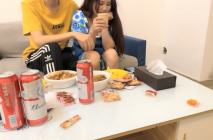 【瘦猴先生探花】，泡良佳作來襲，28歲風情小白領，一襲長裙騷氣逼人，床上淫態盡顯，爆操高潮