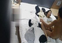 流出酒店偷拍 喜歡男朋友舔逼的女生拿出手機第一視角近距離記錄男友給她舔逼幹她