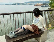 仔細聽老婆的騷貨，奶子不夠大，但足夠騷，這樣下去子彈都不夠用了！