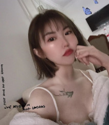 刺青妹私下與男友