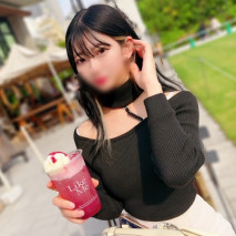 【初・無修正】擁有與壇蜜一樣性感的20歲白皙苗條模特。透明感溢出的粉紅色乳頭勃起不可避免！被緊張的身體俘虜而中出了3次。。