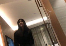 2024年5月，推特大神最新偷拍，【獅子座】，大一學妹，重金約酒店3P，雪白的大屁股，幹得嗷嗷叫好爽啊