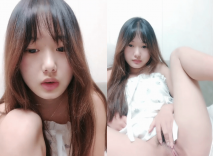 外表清純甜美少女！一臉呆萌卡哇伊！強烈要求秀一波，嬌小身材貧乳，揉搓粉穴特寫