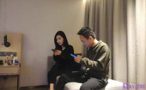 步賓探花約了個高顏值性感黑衣妹子啪啪，脫掉內褲摸逼特寫口交後入大力抽插猛操