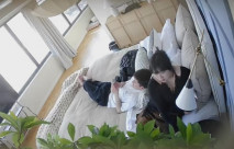 流出螢石雲酒店稀有台偷拍 短裙學妹主動挑逗男友求操逼