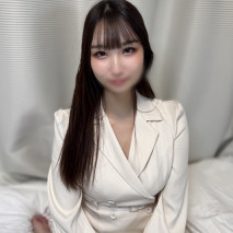 小奶頭的美麗E罩杯！ 【無】【充分中出】與一位美乳護士久別重逢。觀察完她的全身之後，我把她當成自慰器。享受她的淫臀，並在她體內中出。