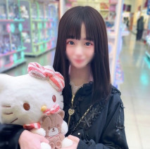 一個笑容純真、胸圍48cm的嬌小蘿莉。我無法抗拒她小巧柔軟的美麗胸部，最後半外半中出…