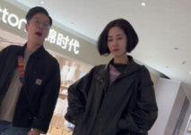 大神商場尾隨偷拍 美女裙底風光氣質靚女和男友逛街。情趣吊帶黑絲騷丁性感