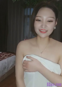 直擊國模拍攝現場，【寫真拍攝】美女模特極品身材，陽關下美艷動人，攝影師情難自製激情啪啪後入