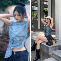 2025年10月最新，【男友泄密】，長沙美女，165cm，醫院藥劑師和男友性愛，氣質女神床上被無套，極品粉穴一直痛苦的呻吟