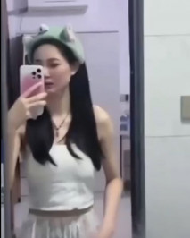 曝光前女友露奶