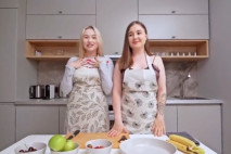 漂亮同性戀姐妹Angelina 身材豐滿在廚房裡最好的三人行 被大洋屌無套操小穴爆菊花 口爆吃精