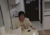 【第一視角探花】175的大高個小姐姐說感覺逼都被操腫了 剛下海每天業務太多，身體被操傷了