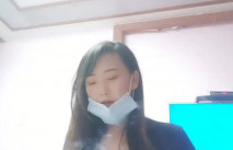 一代炮王，瘋狂的做愛機器，【山雞歲月】，足浴加錢500可以無套內射，小少婦風騷無比，大奶子甩起來，滿足又開心，對白精彩！