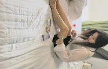 PUA人妻殺手【戀哥】真實約炮良家大奶熟女，無套床上肏到地板貌似內射