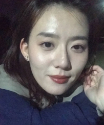 騷貨在家發浪自拍