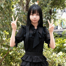 【初拍】19美容專業。 身材嬌小敏感的身體，在鏡頭前害羞，卻又因快感而痙攣個不停。大量的精液射入她多汁的陰道。