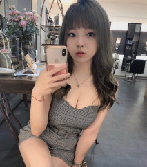 約炮奶子超大的美容師 非常耐操和耐幹不讓射臉最後全射在她奶子上