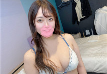 街頭巷尾話題的巨乳看板娘，用中出表示對她的愛慕！