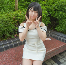 19歲G罩杯奇蹟般的相遇。 “第一次體驗大叔的雞巴性教育，痙攣。 在小小的身體裏注入很多熱熱的精液。
