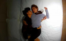 流出酒店偷拍精品 模特身材健身美女被眼鏡男友暴力扣逼身體抽搐打樁 高清完整版