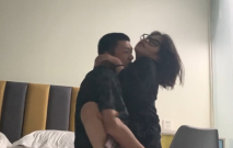 《最新流出約炮大神》“不要啊求你了”對白刺激~刺青帥小夥霸王硬上弓3位年輕漂亮小姐姐人生贏家啊操遍了所有類型妹子-3