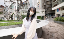 【無修正】電影風格！「喂，你在開玩笑嗎？？」被獨佔欲驅使的20歲純樸巨乳專業學生・・・一邊享受著被顯示出自慰行為而搖晃的美乳，一邊生中出！！