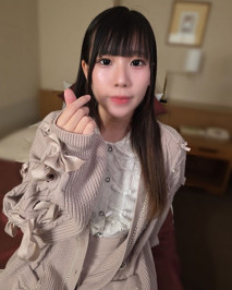 【無修正】年度最令人興奮的時刻－首次拍攝！ ！可愛清純又辣妹的19歲專科生～在拍攝成人影片時完全敞開自己的私處。第一次被猛烈抽插，徹底瘋狂高潮… /水希(19歲)