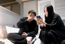 小胖子大戰風騷紋身女妓，多姿勢爆炒，無套真勇，幹得淫女欲仙欲死、越演越烈！