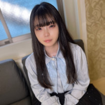 20歲的服裝店員。 “最近和男朋友分手了……”激烈的活塞充滿了愛液，一次又一次地達到高潮。在她濕潤敏感的陰戶裡中出。