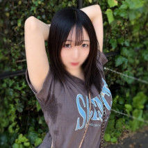 一個19歲的農業大學女大學生，因為腋下流汗而感到尷尬。在她恍神狀態下多次達到高潮時，我把精液射進了她的陰道♡