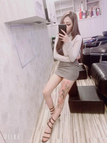 服飾店辣妹店員自拍誘惑求包養