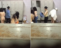 偷窺女大學生脫光光洗澡