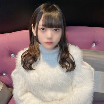 靦腆害羞、白皙苗條，就讀大學的女學生。美麗的陰部