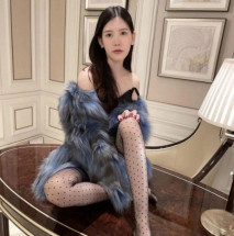 九頭身美女模特霏霏 化身空姐被金主爸爸無套抽幹