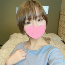 【露臉】 纖細嬌小的短髮小姐姐，有種透明感，變成了偽裝成藝術品的玩具。