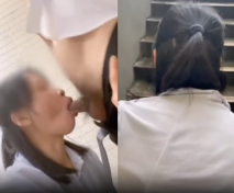 樓道裡操逼 先上振動棒 等振動棒逼裡沾滿了淫水 再大肉棒插入 當然嘴巴也不能閒著振動棒塞上