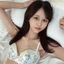 8頭身美腿模特體型的奈奈。無情的折磨使她變得瘋狂、有好看的色情鏡頭。