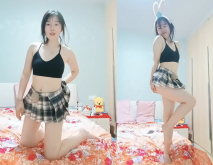 膚白貌美笑起來好甜的良家小少婦全程露臉深夜發騷，齊逼短裙聽狼友指揮，揉奶玩逼掰開給狼友看特寫精彩刺激