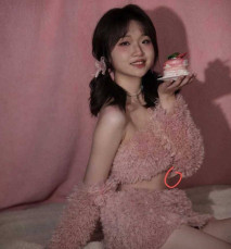 丹鳳眼小女友過年期間的自拍