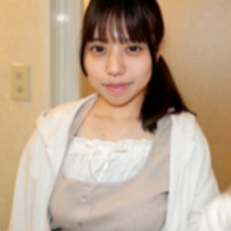 [無碼] 她的童顏很棒！圓圓的大眼睛配上可愛的臉蛋，顏射沾滿了精液！與天真的外表相反，她喜歡做愛！顏射和中出。